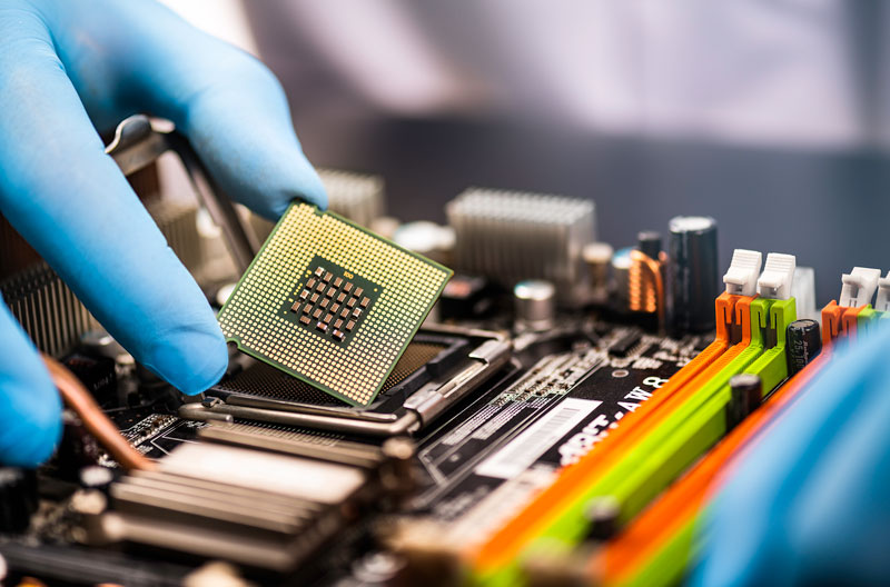 Manufacturing Transformation Programs Don’t Fail on Technology